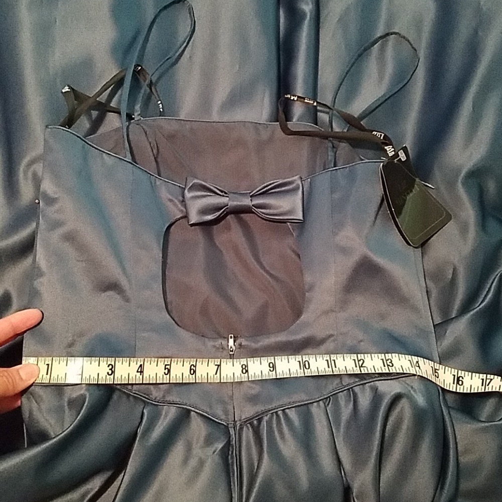 Dress - Picture 9 of 12